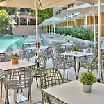 Ibis Styles Roomer מלון