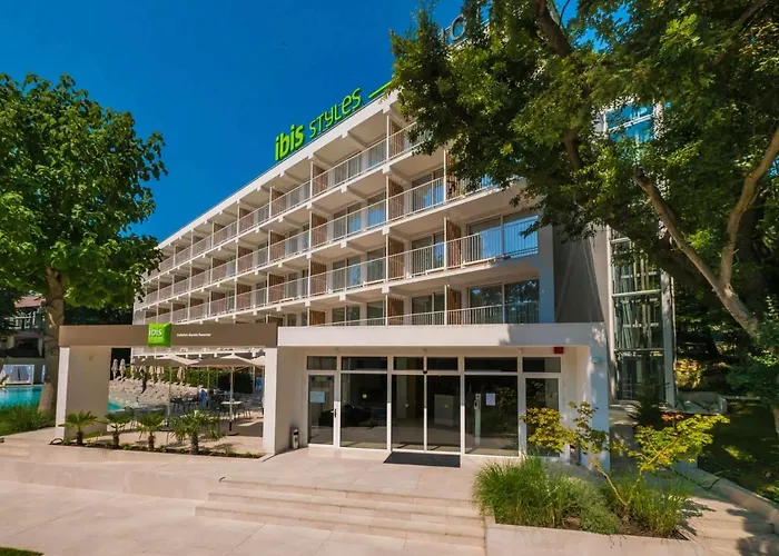 فندق Ibis Styles Roomer 4*