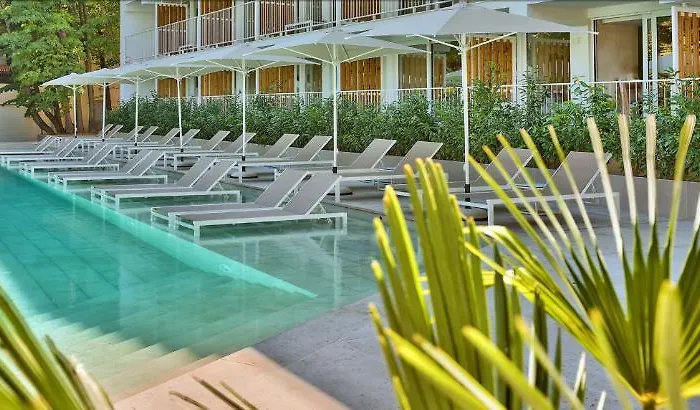 Ibis Styles Roomer فندق