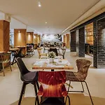 Ibis Styles Roomer Hotell 4*