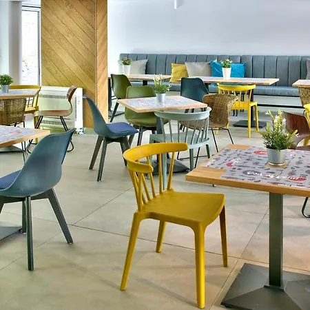 Szálloda Ibis Styles Roomer Aranyhomok