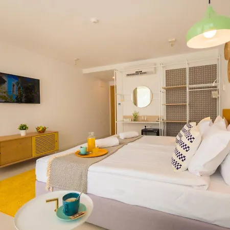 Ibis Styles Roomer Отель 4*