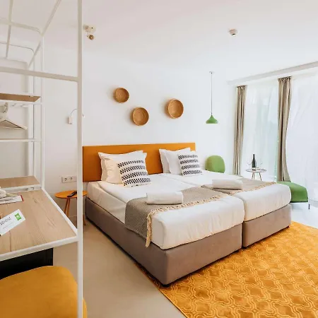 Отель Ibis Styles Roomer
