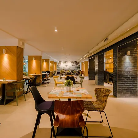 Ibis Styles Roomer 4*