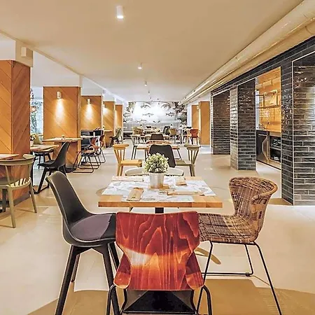 Ibis Styles Roomer 4* Złote Piaski
