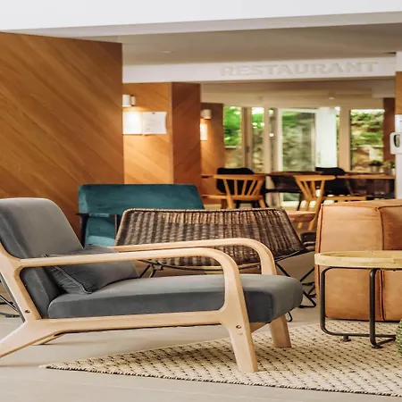Ibis Styles Roomer Готель