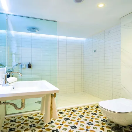 Ibis Styles Roomer Готель 4*