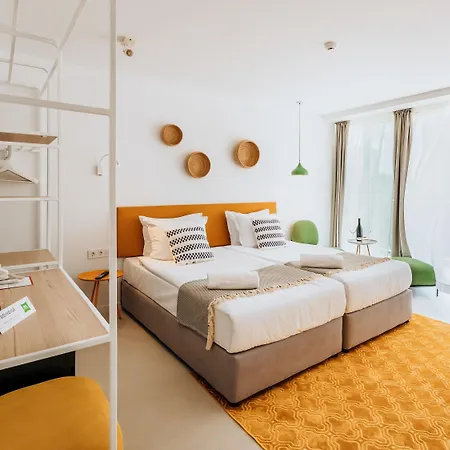 Готель Ibis Styles Roomer