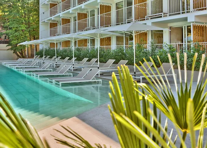 Ibis Styles Roomer 4* גולדן סנדס