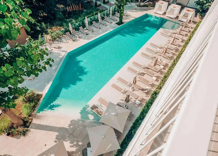 Ibis Styles Roomer 4* גולדן סנדס