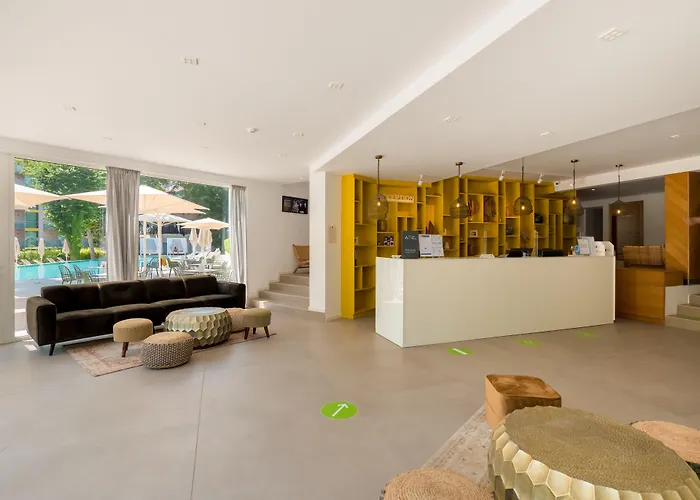 Ibis Styles Roomer מלון 4*