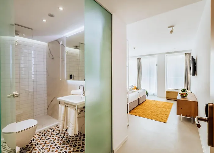 מלון Ibis Styles Roomer גולדן סנדס
